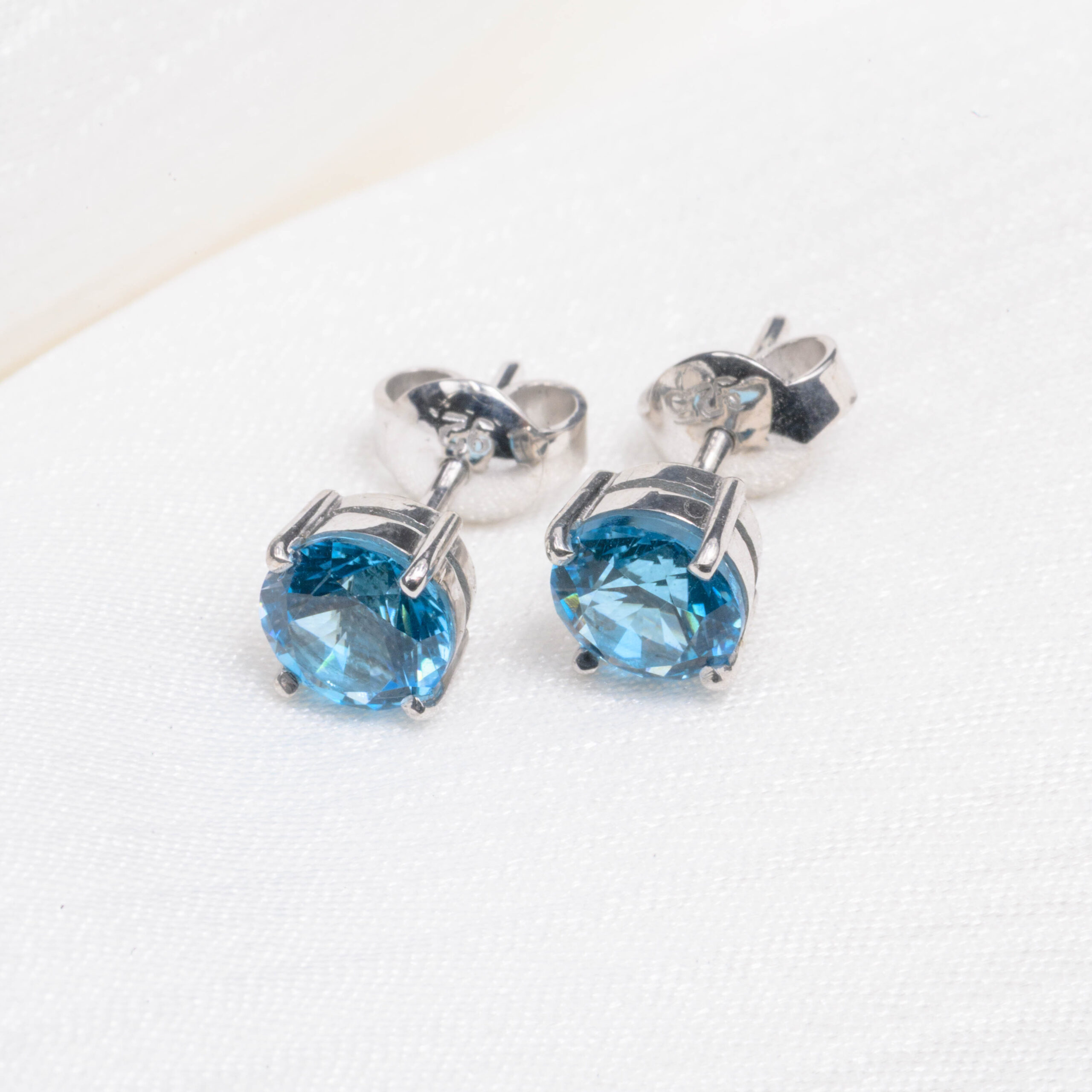 Ocean Spark Round Swiss Blue Topaz Stud Earrings in Sterling Silver - Image 3